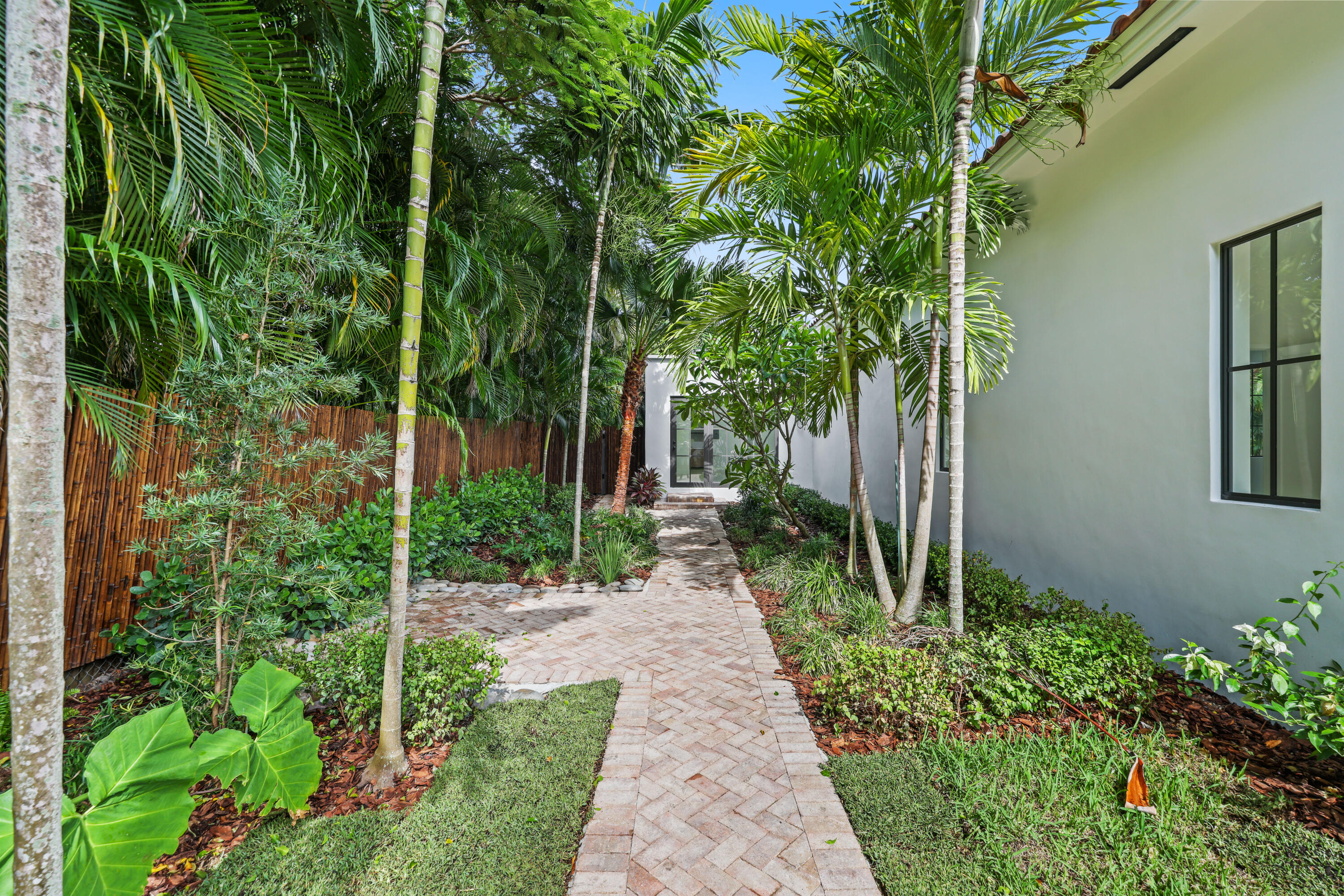 1107 Periwinkle Lane