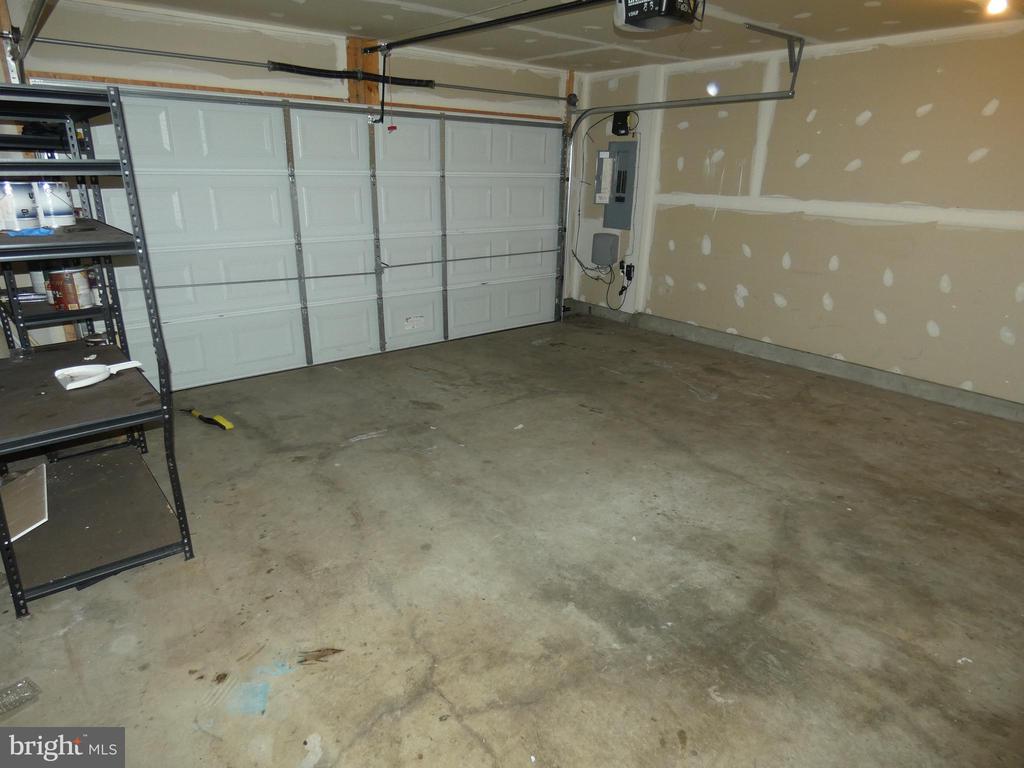 1308 SAUNDERS DRIVE