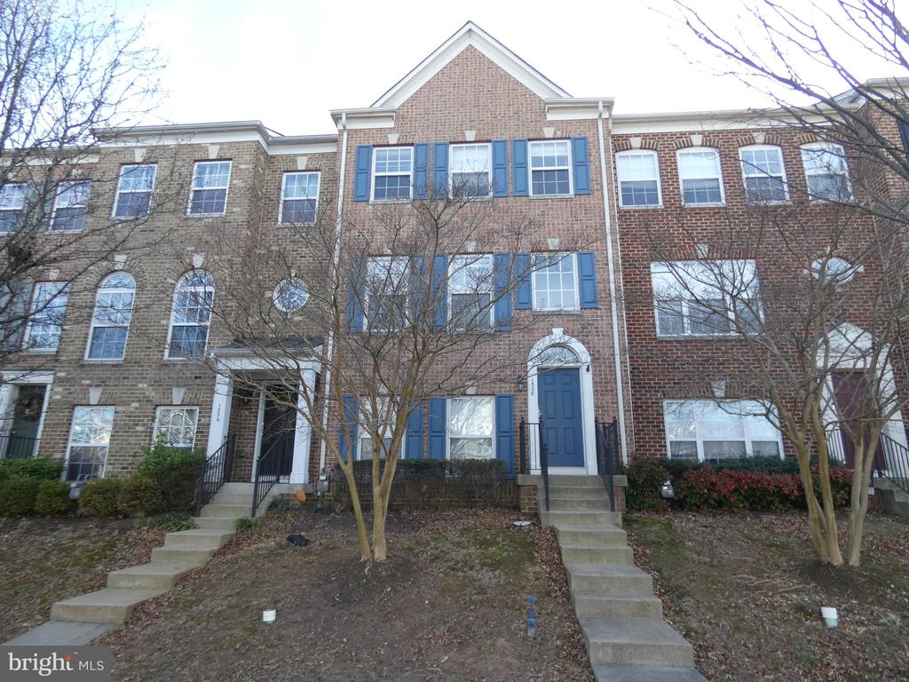 1308 SAUNDERS DRIVE