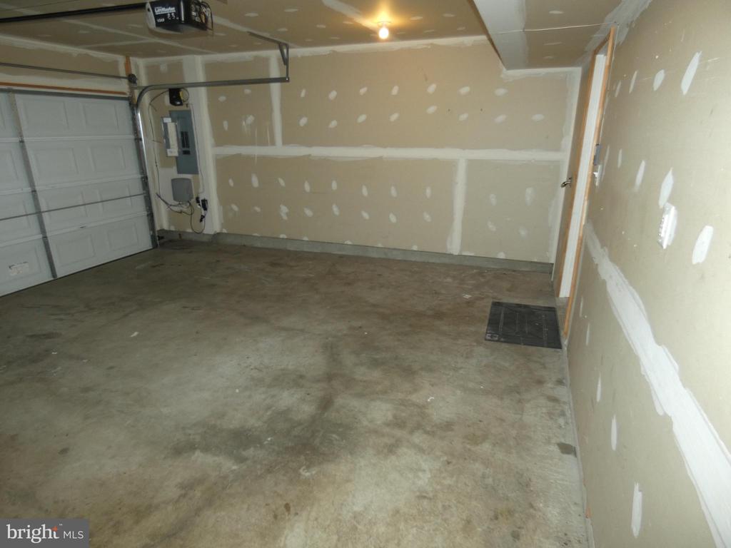 1308 SAUNDERS DRIVE