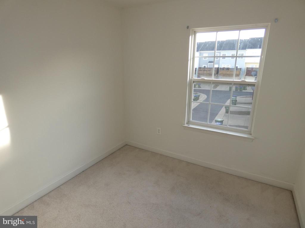 1308 SAUNDERS DRIVE