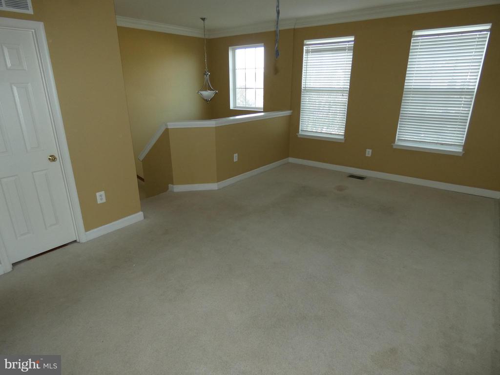 1308 SAUNDERS DRIVE