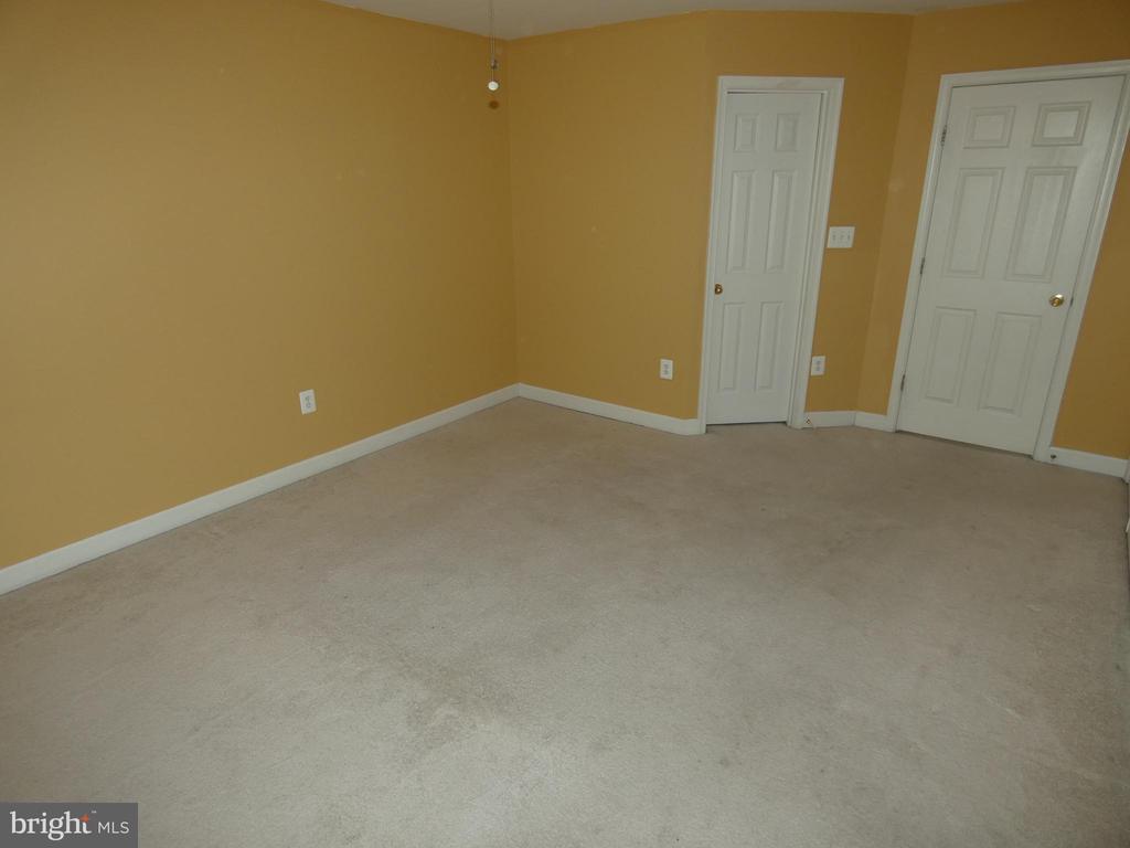 1308 SAUNDERS DRIVE