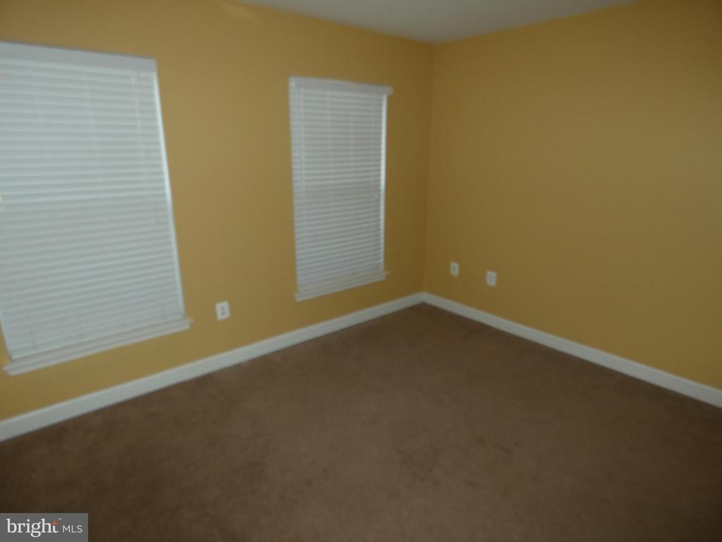 1308 SAUNDERS DRIVE