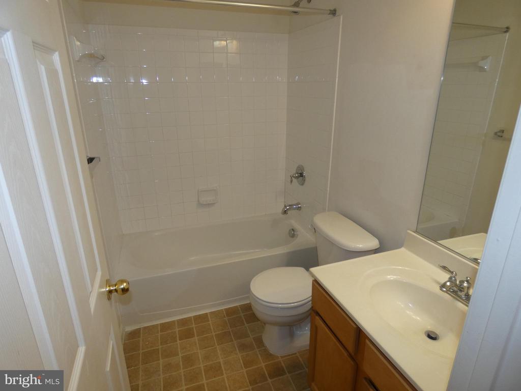 1308 SAUNDERS DRIVE