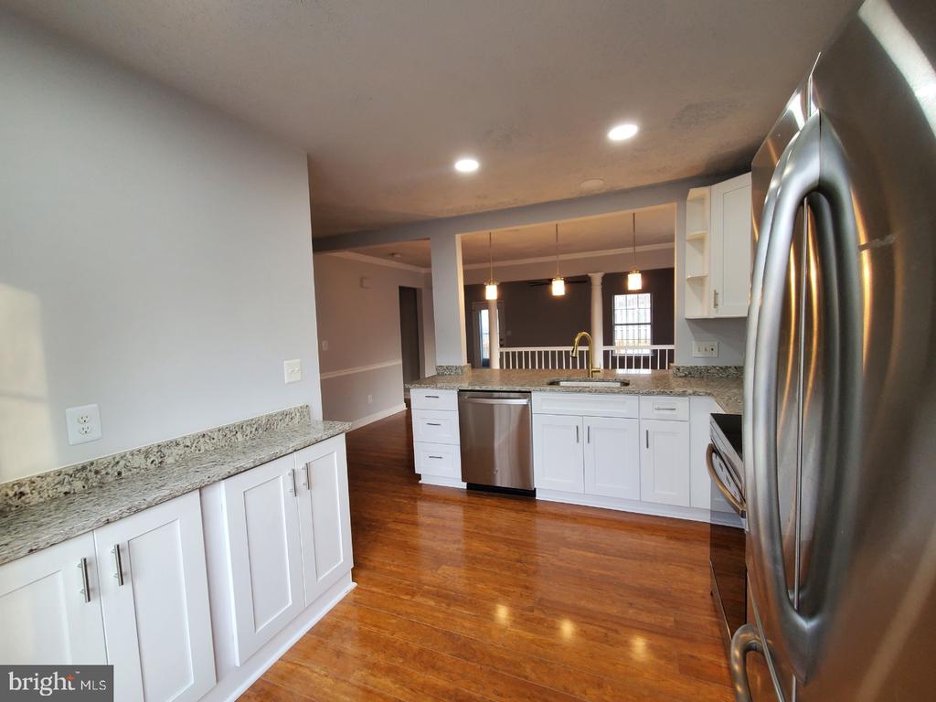 211 STERLING COURT