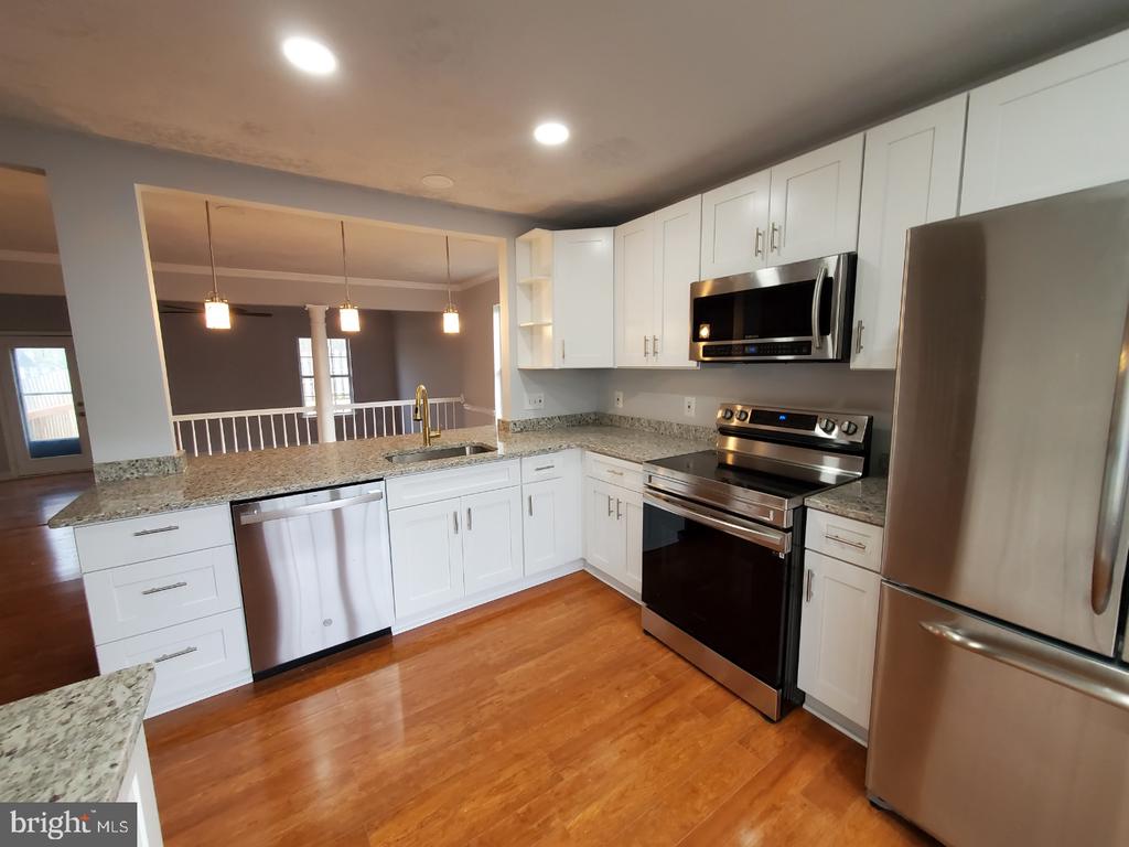 211 STERLING COURT
