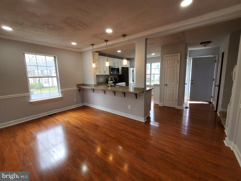 211 STERLING COURT