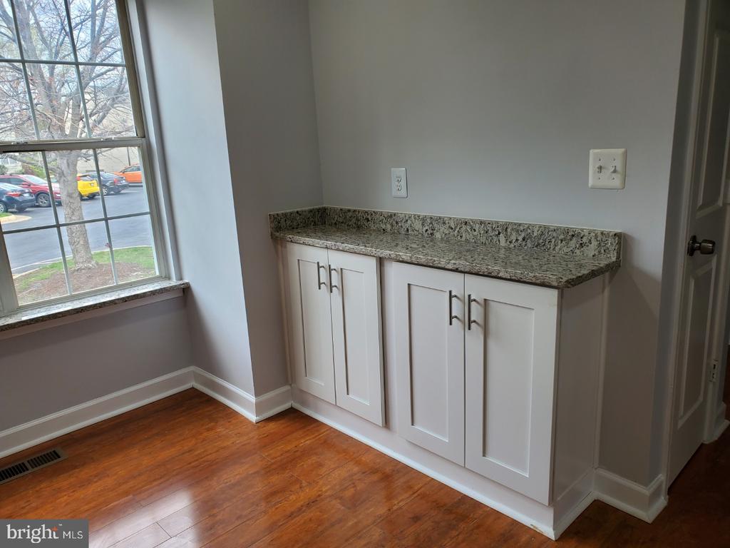 211 STERLING COURT
