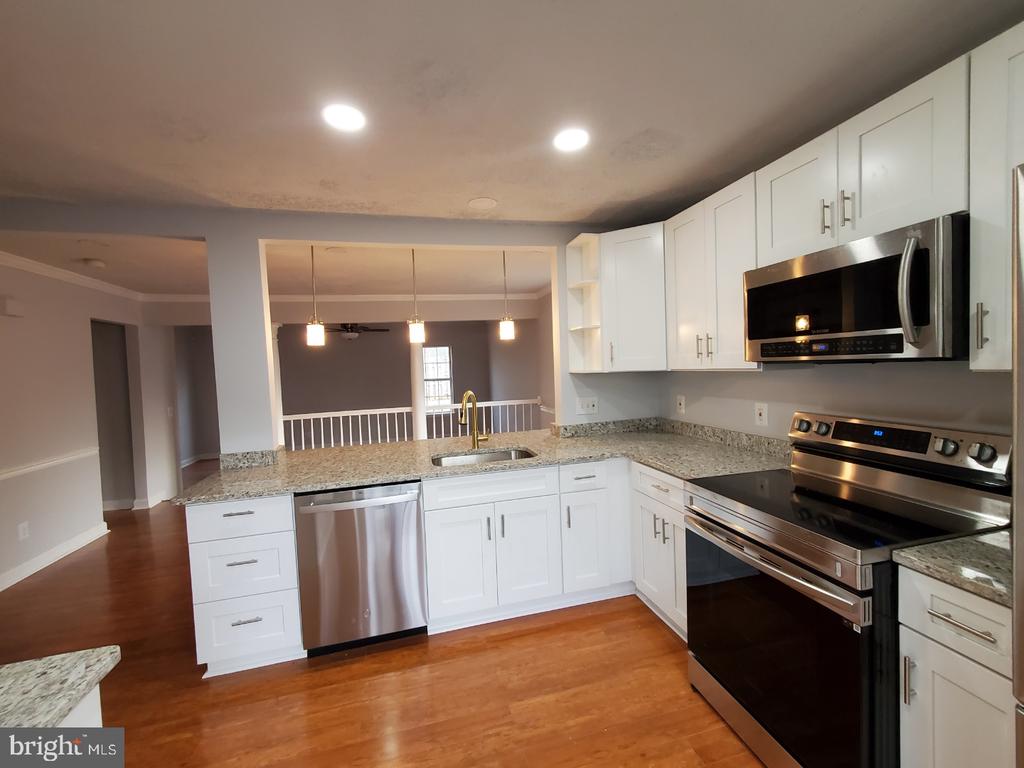 211 STERLING COURT