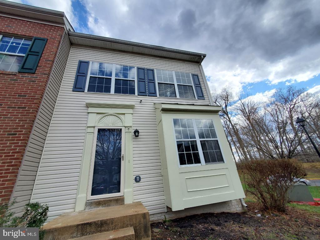 211 STERLING COURT