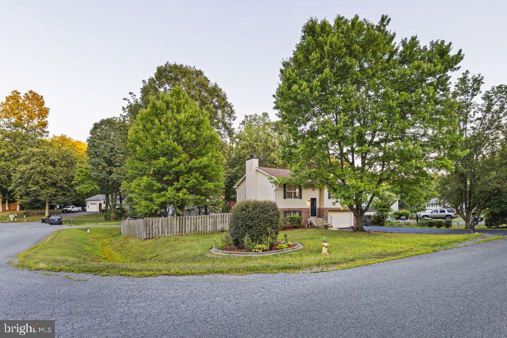41 MEADOWOOD DRIVE