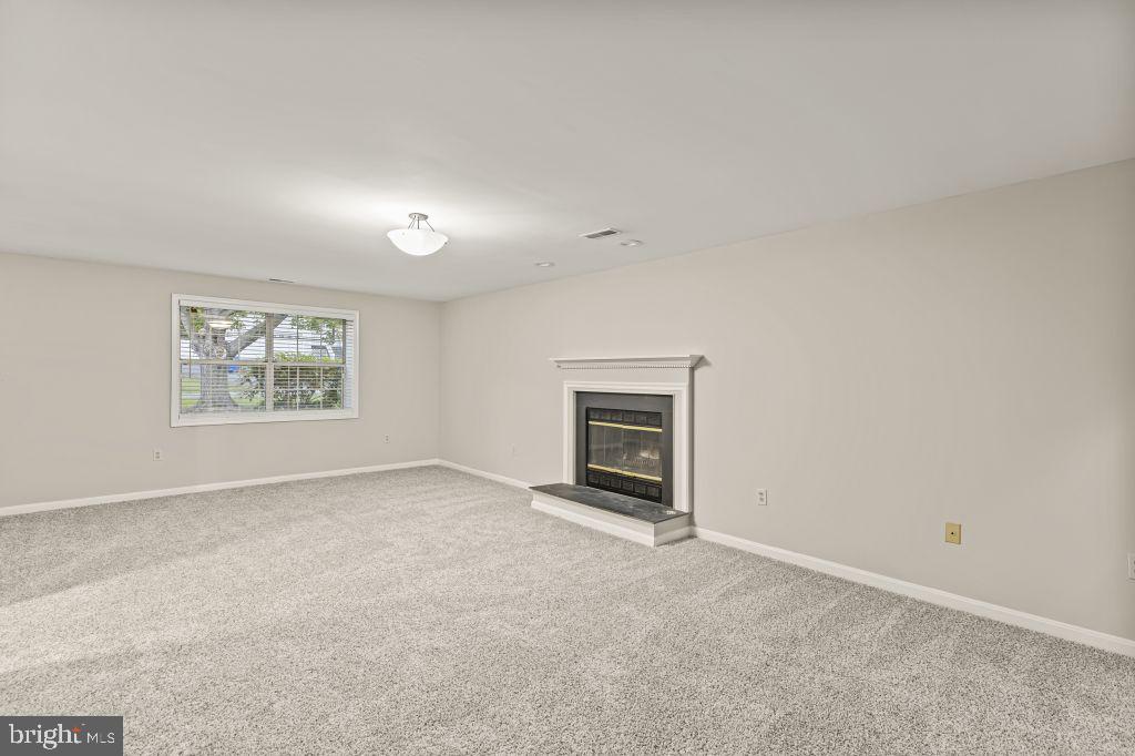 41 MEADOWOOD DRIVE