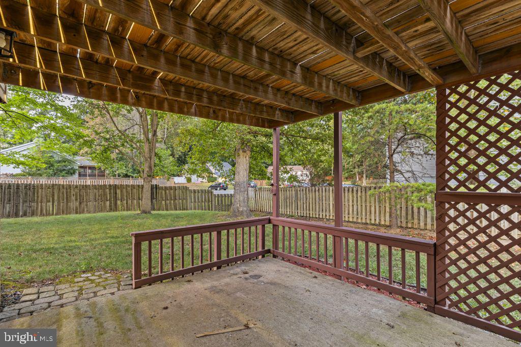 41 MEADOWOOD DRIVE