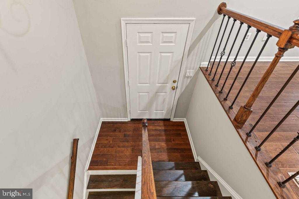 41 MEADOWOOD DRIVE
