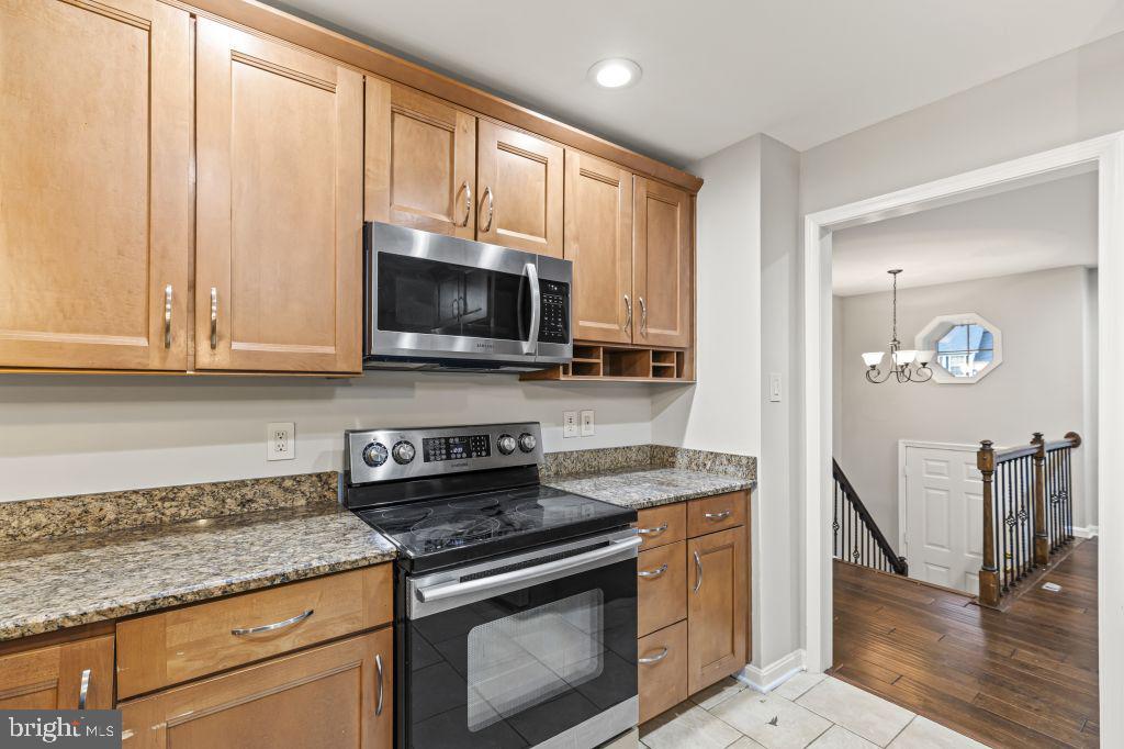 41 MEADOWOOD DRIVE