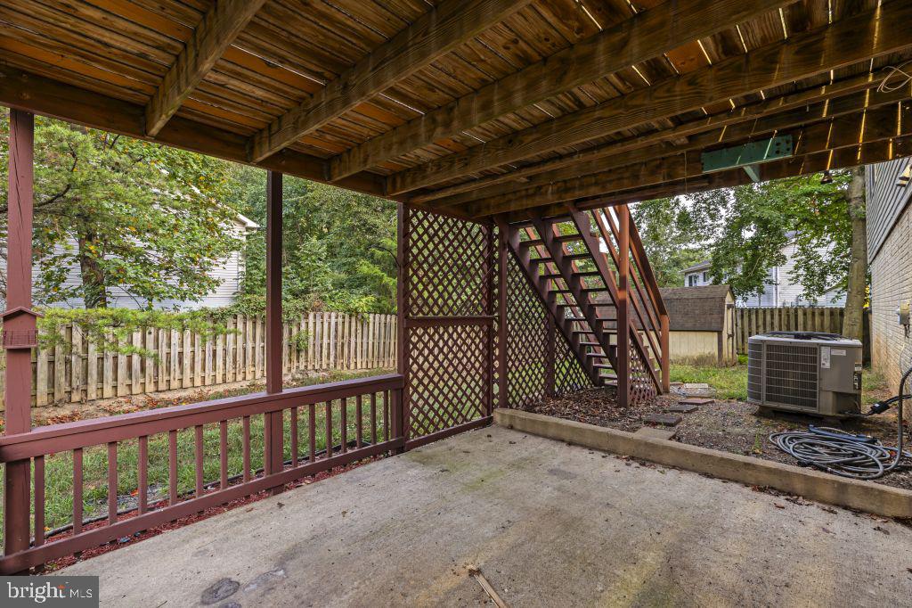 41 MEADOWOOD DRIVE