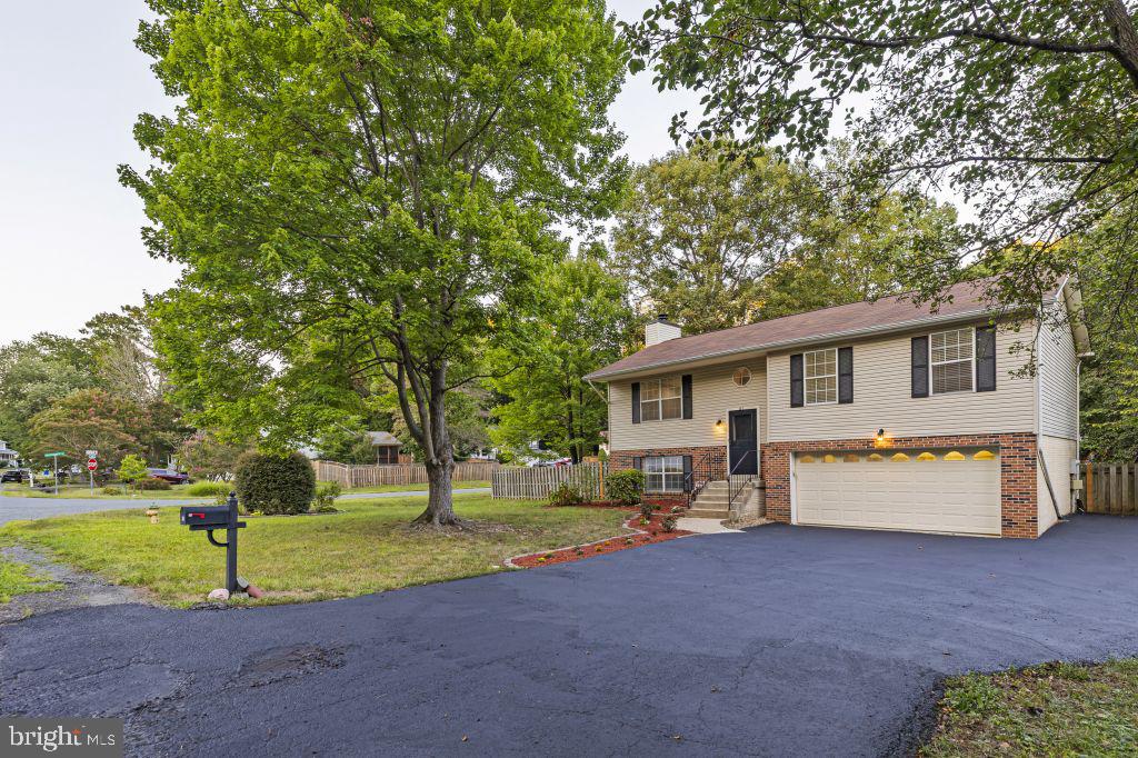 41 MEADOWOOD DRIVE