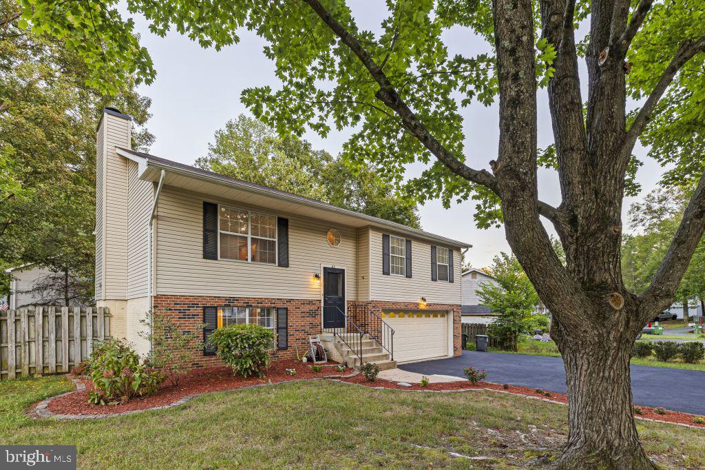 41 MEADOWOOD DRIVE