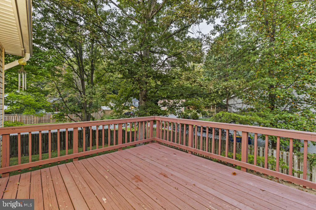 41 MEADOWOOD DRIVE