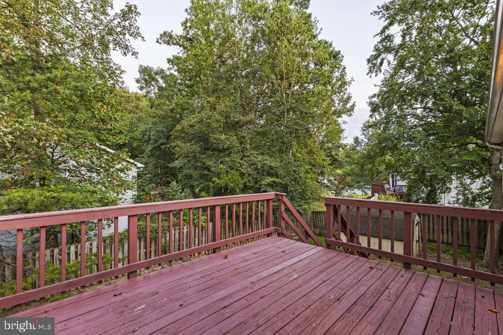 41 MEADOWOOD DRIVE