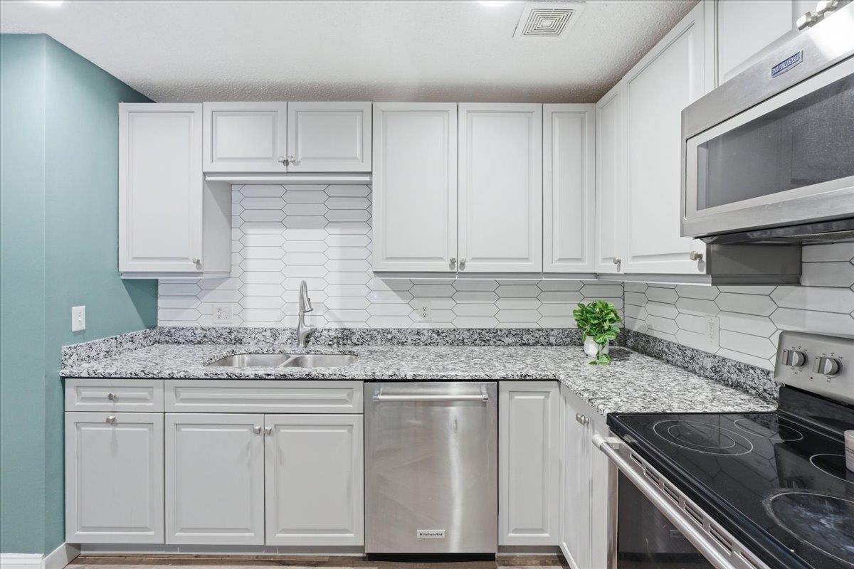 14 Northbrook Drive Unit: 1410