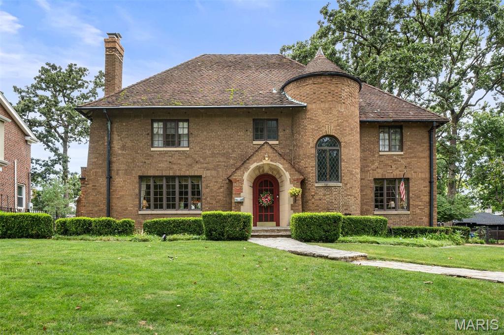 7061 Forsyth Boulevard