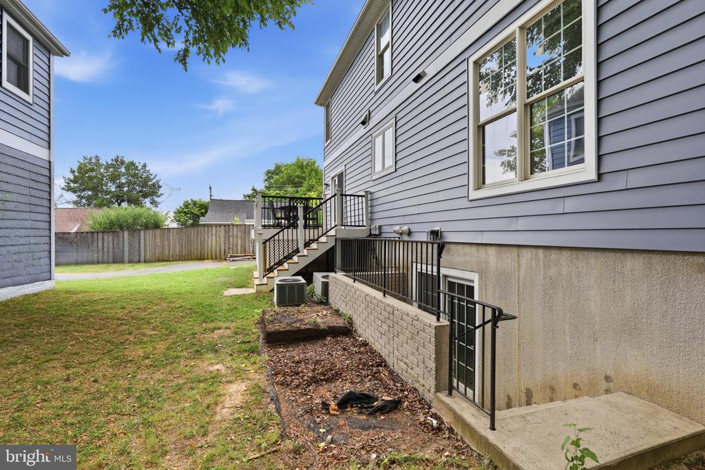809 N BUCHANAN STREET
