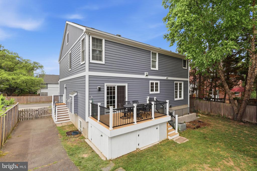 809 N BUCHANAN STREET