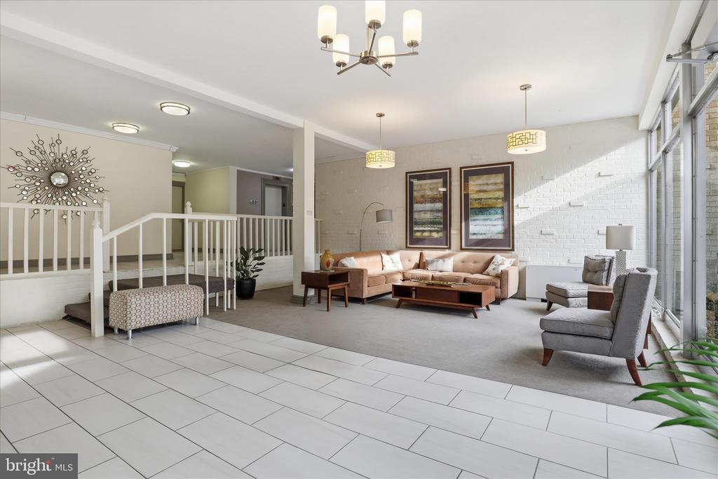 200 N MAPLE AVENUE Unit: 212