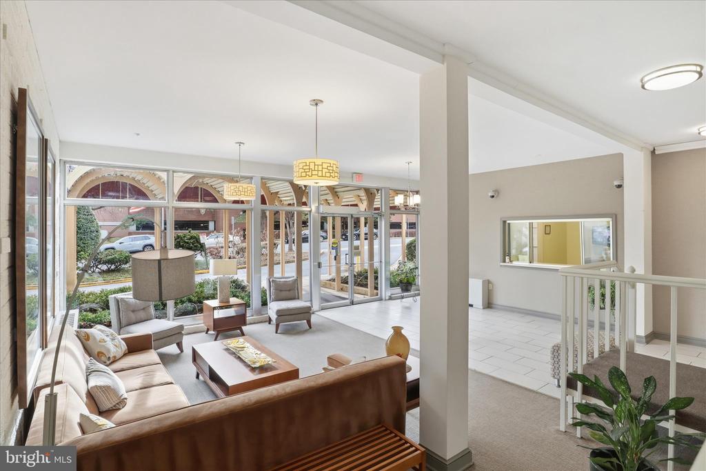 200 N MAPLE AVENUE Unit: 212