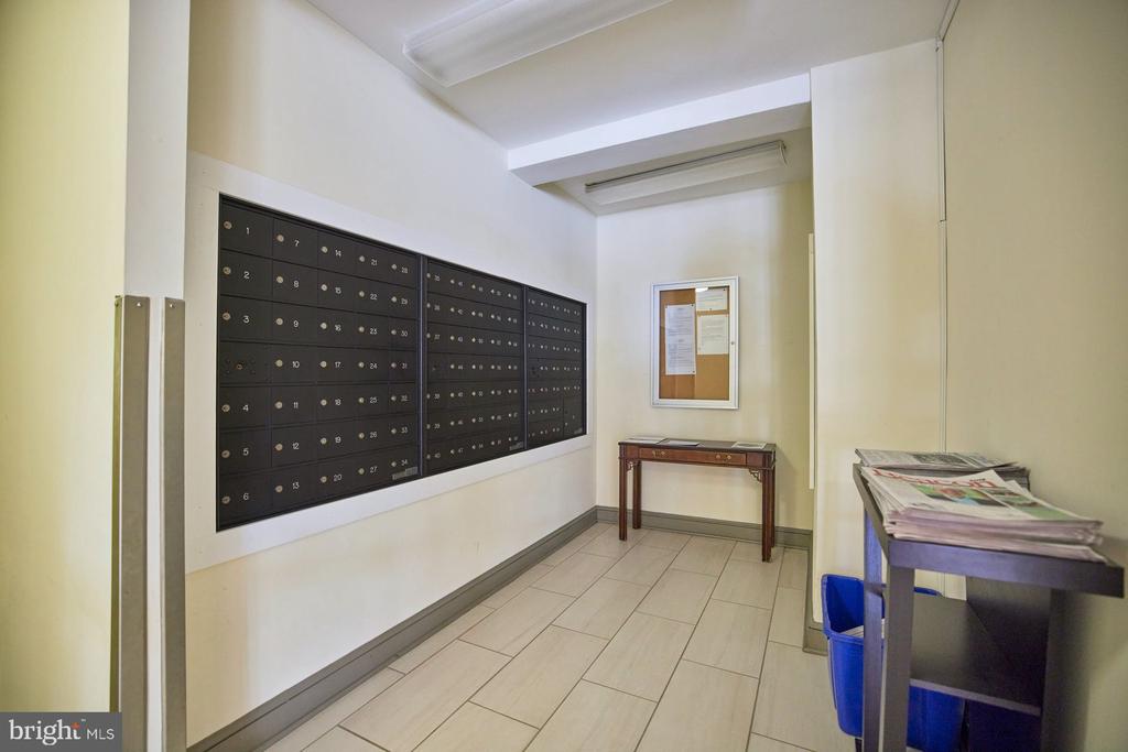 200 N MAPLE AVENUE Unit: 212
