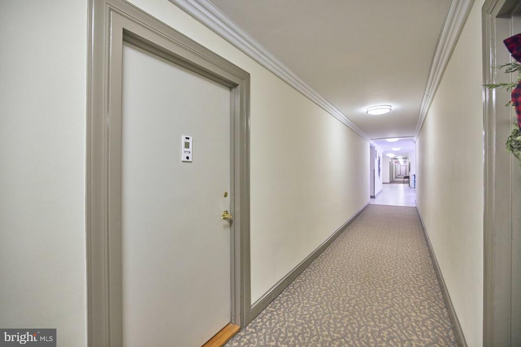 200 N MAPLE AVENUE Unit: 212