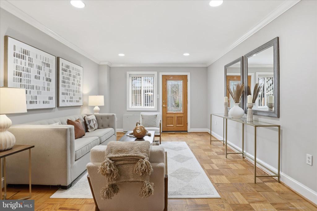 200 N MAPLE AVENUE Unit: 212