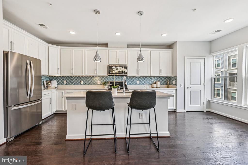 3972 NORTON PLACE