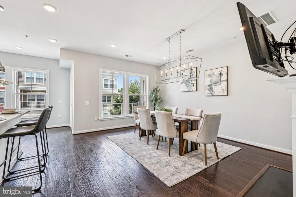 3972 NORTON PLACE