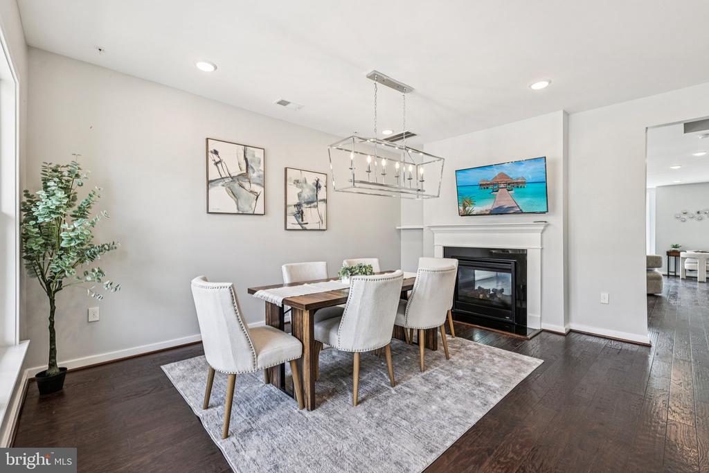 3972 NORTON PLACE