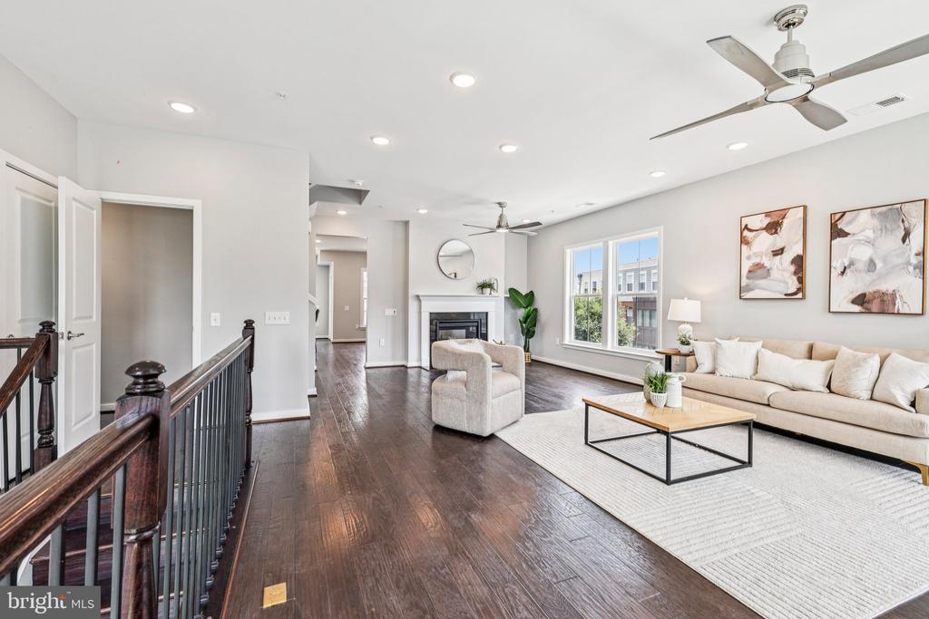 3972 NORTON PLACE
