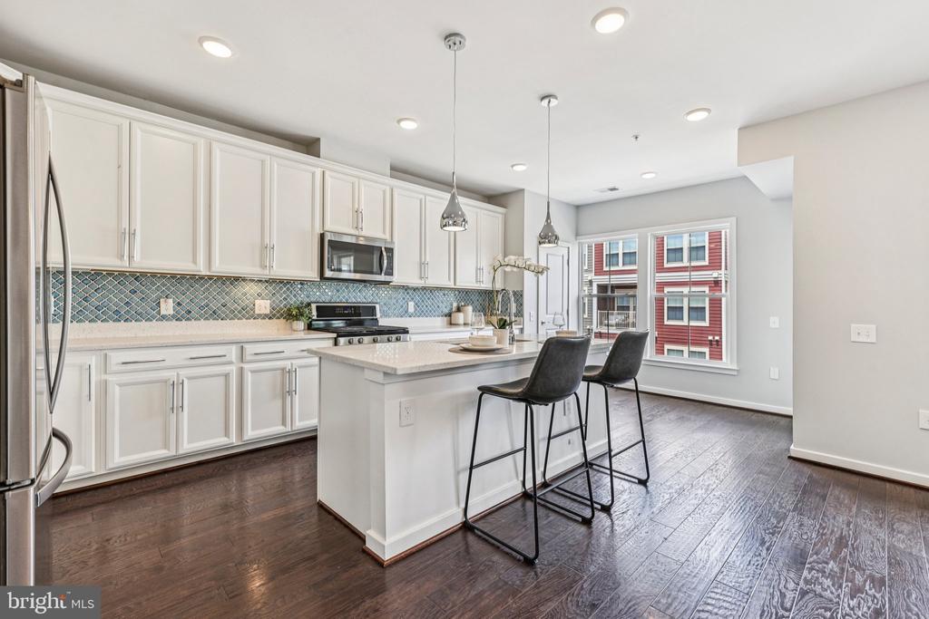 3972 NORTON PLACE