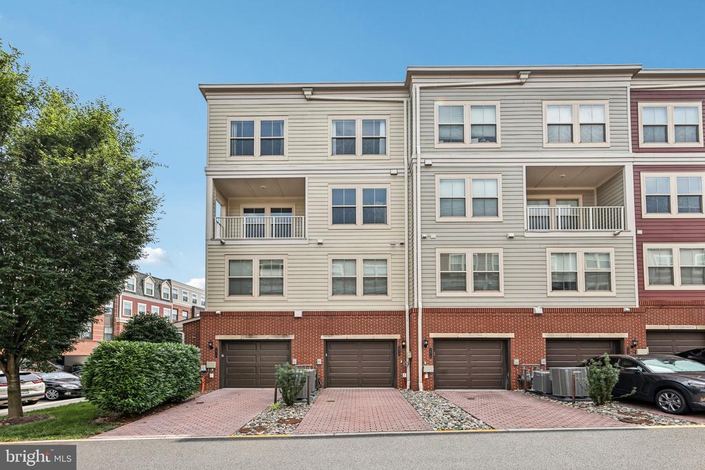 3972 NORTON PLACE