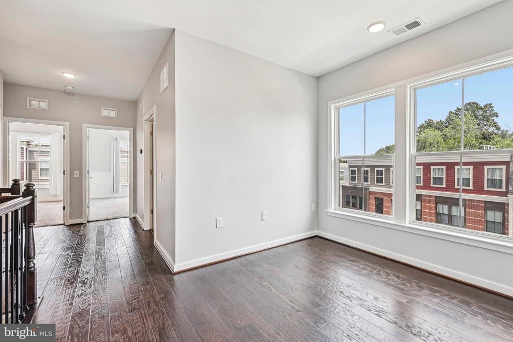 3972 NORTON PLACE