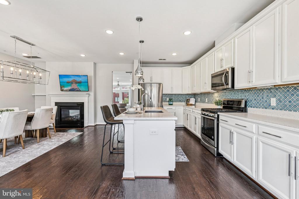 3972 NORTON PLACE
