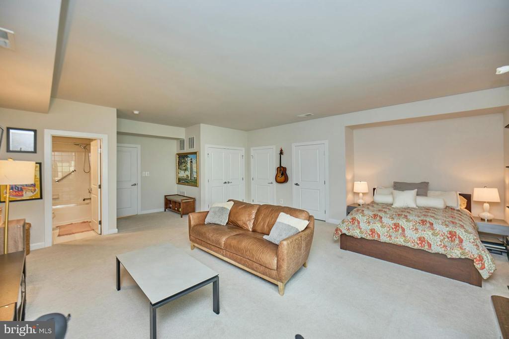 3060 WILD BLUE INDIGO COURT