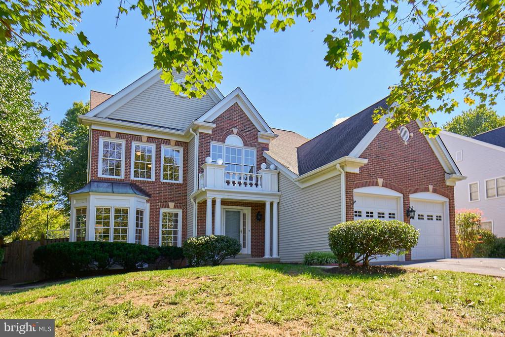 2561 HOLLY MANOR DRIVE