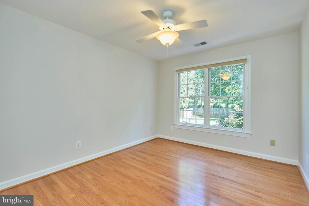 2561 HOLLY MANOR DRIVE