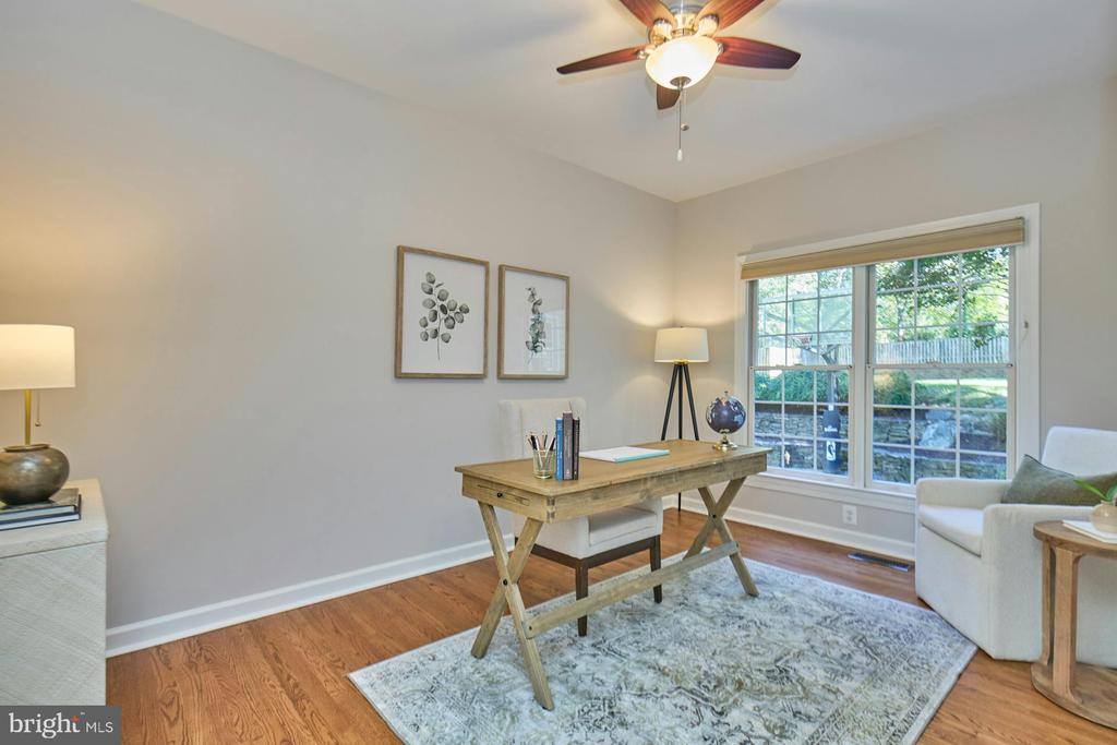 2561 HOLLY MANOR DRIVE