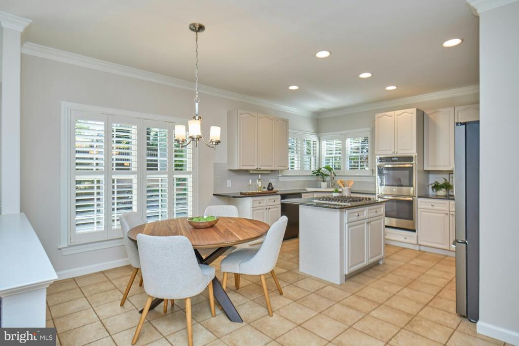 2561 HOLLY MANOR DRIVE