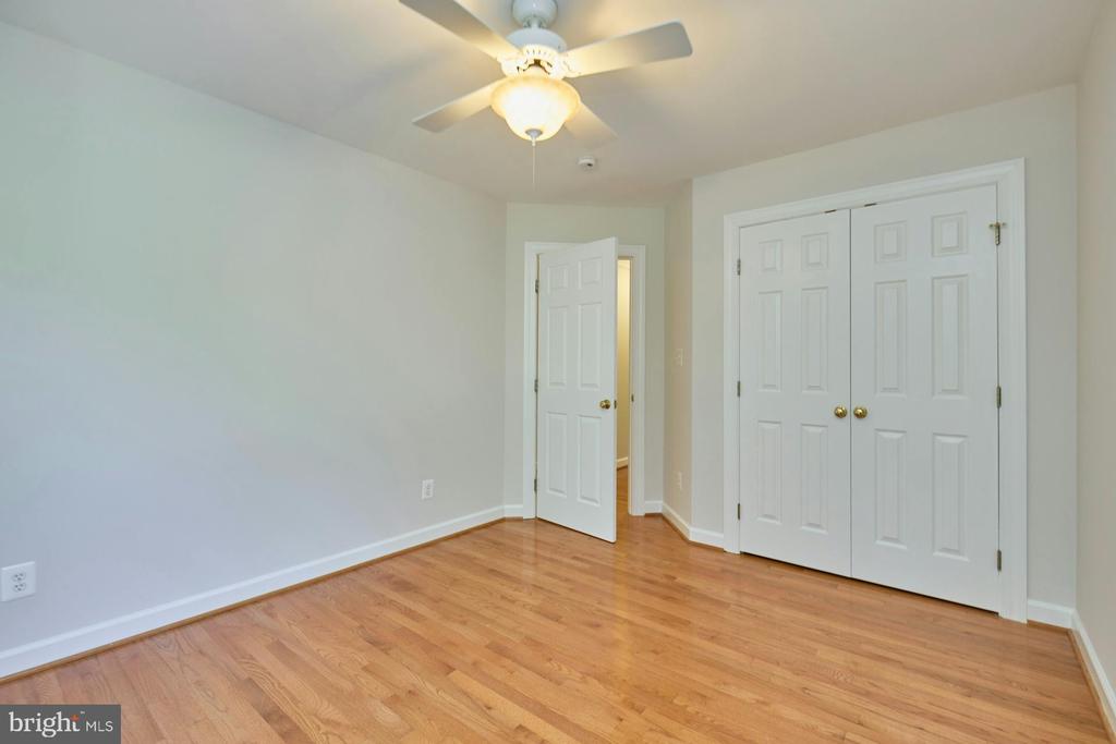 2561 HOLLY MANOR DRIVE