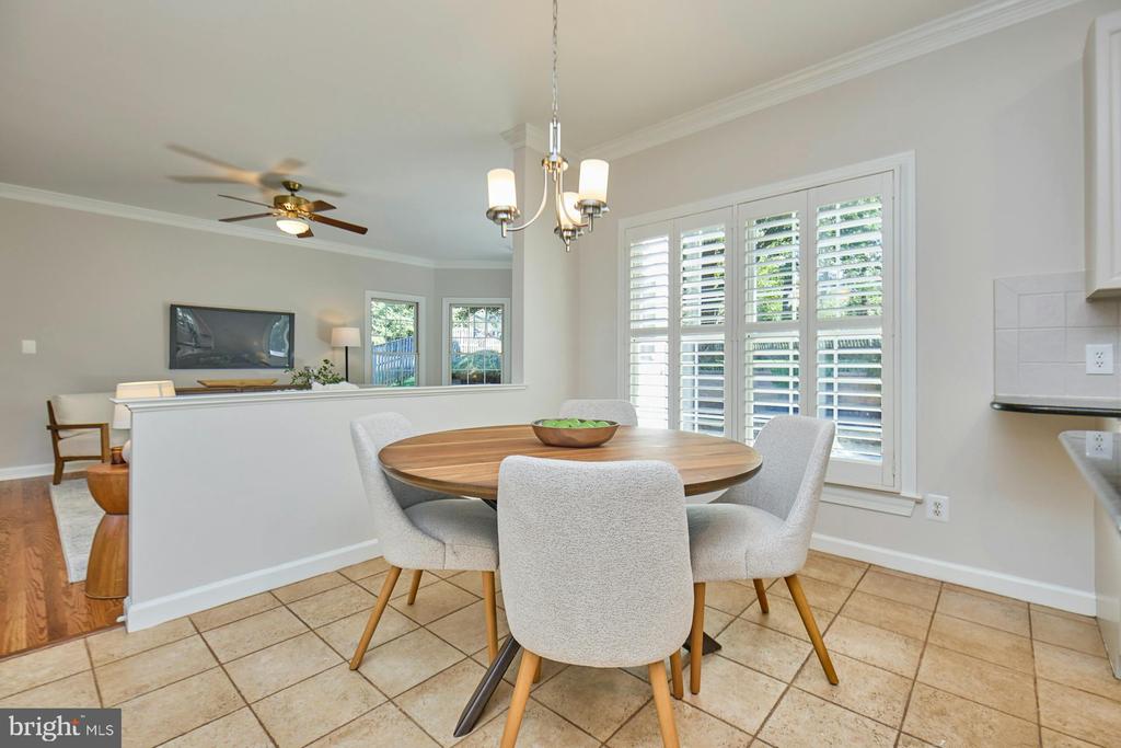 2561 HOLLY MANOR DRIVE