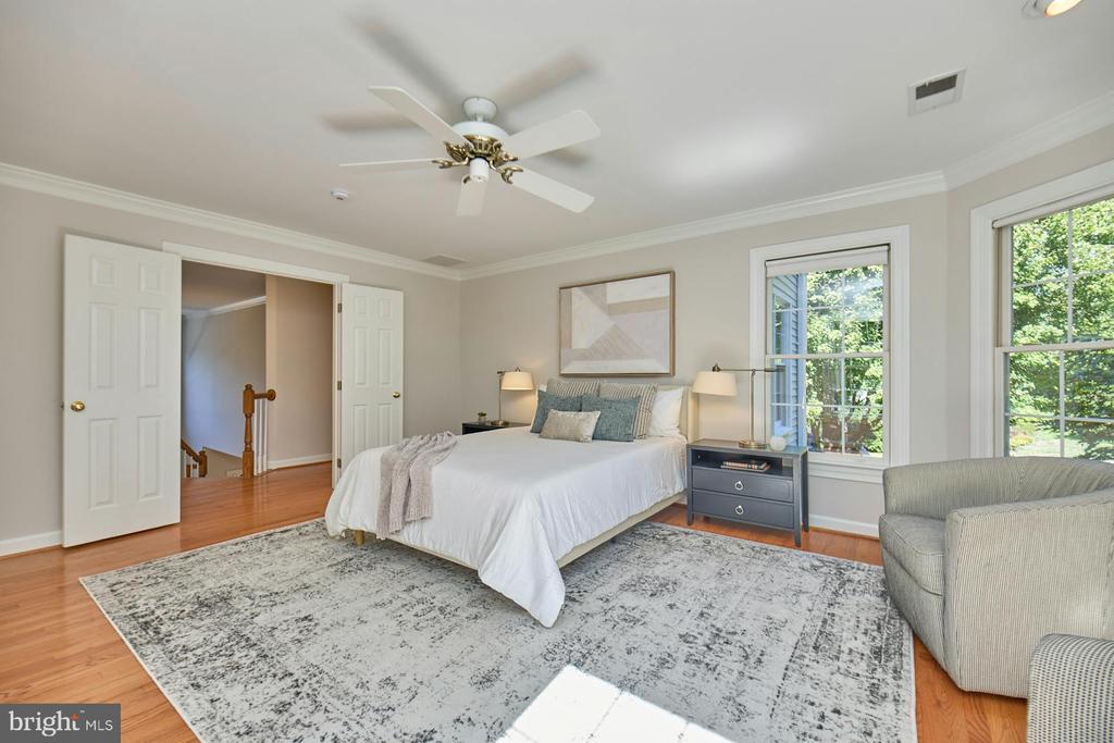 2561 HOLLY MANOR DRIVE